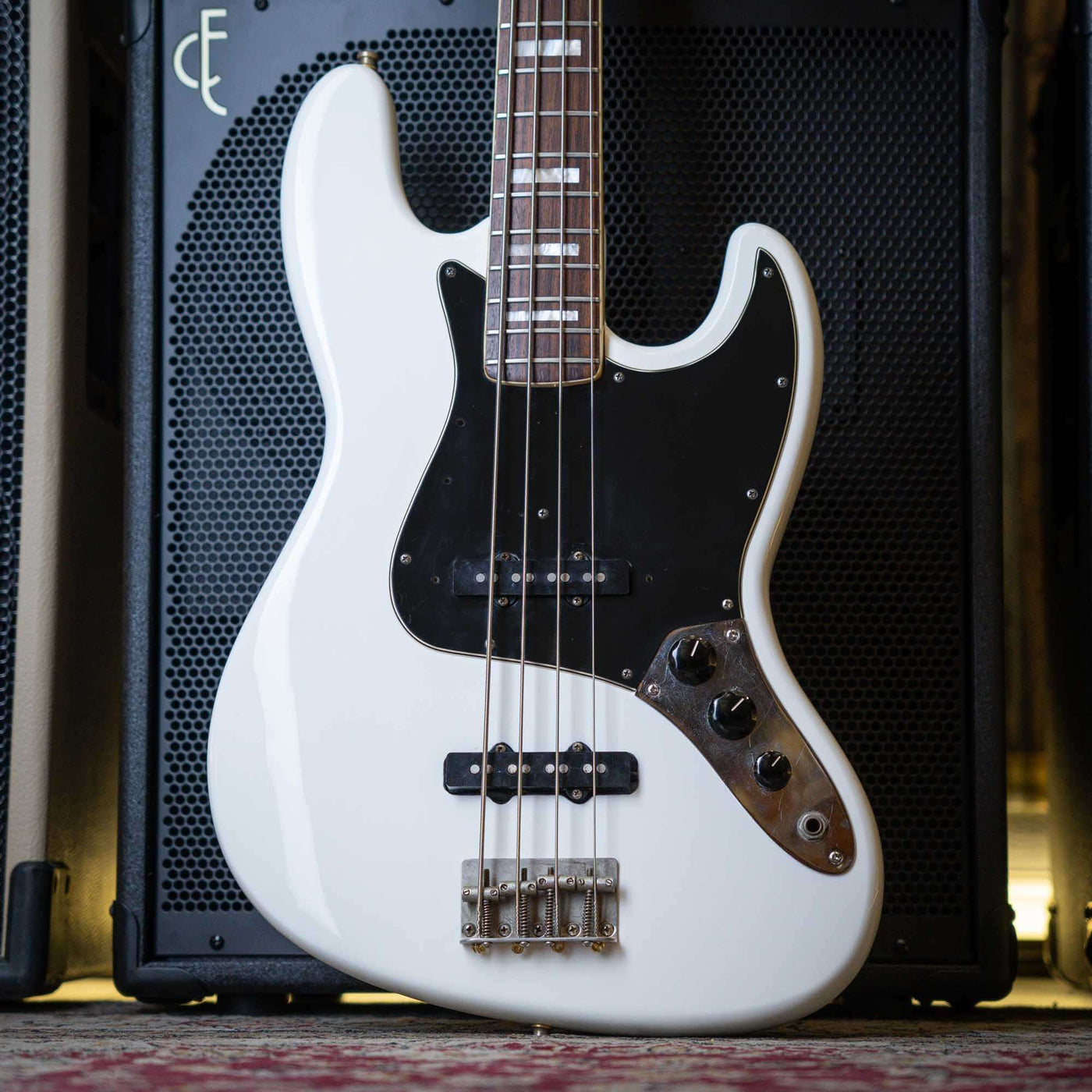 Fender Jazz Bass Olympic White 1977